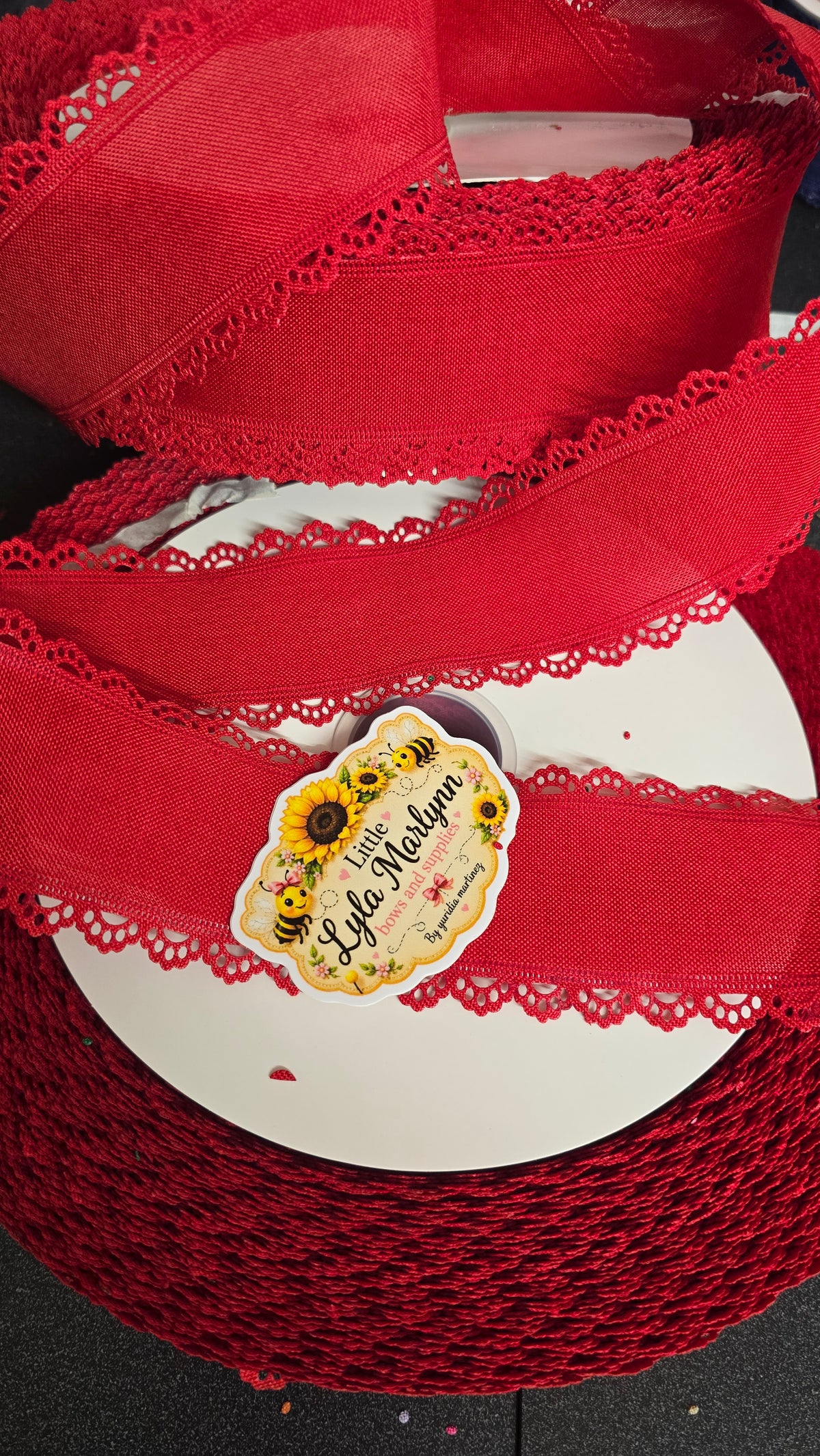 Scalloped red 1.5" & 2.5