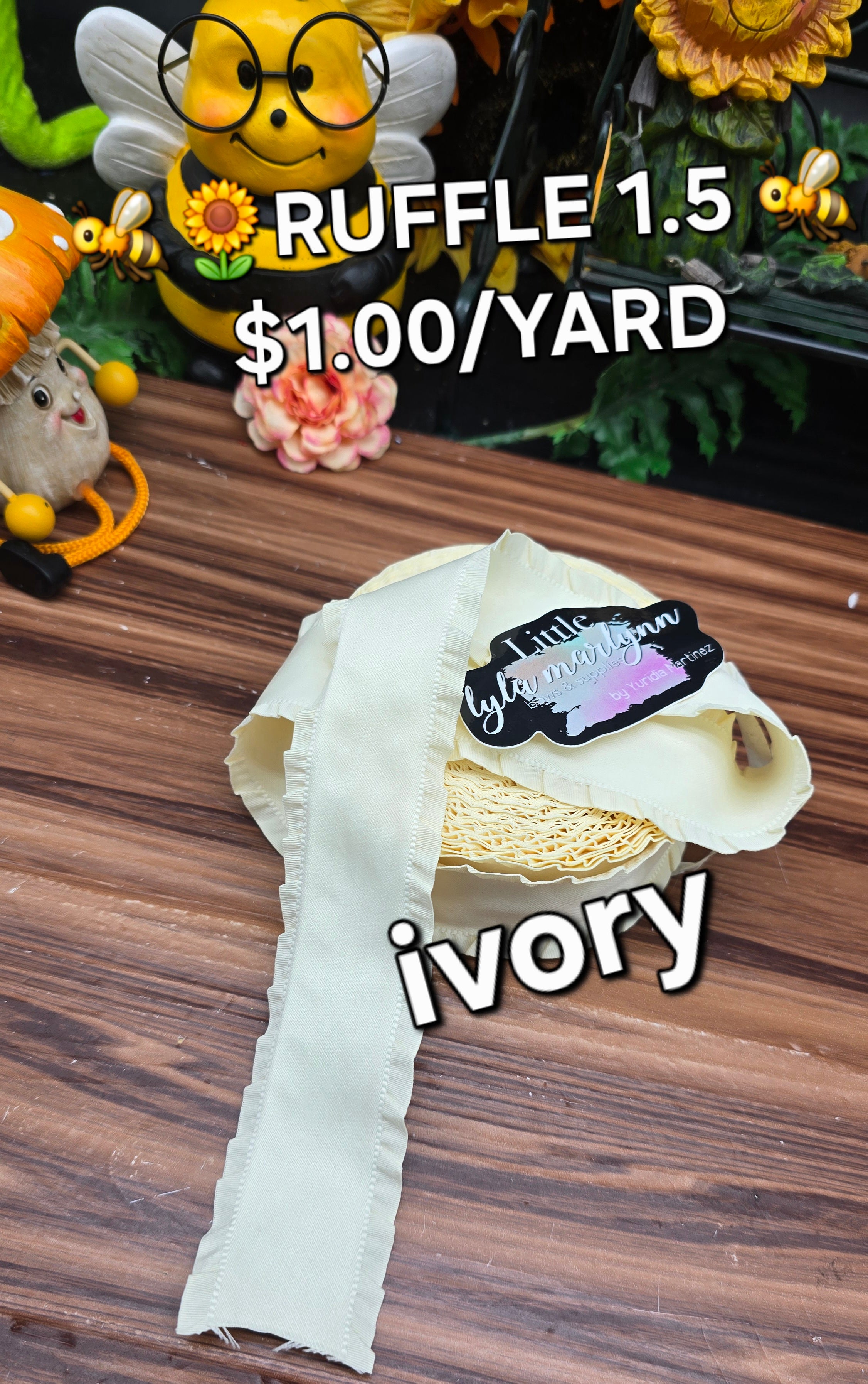 1.5' Ruffle ivory